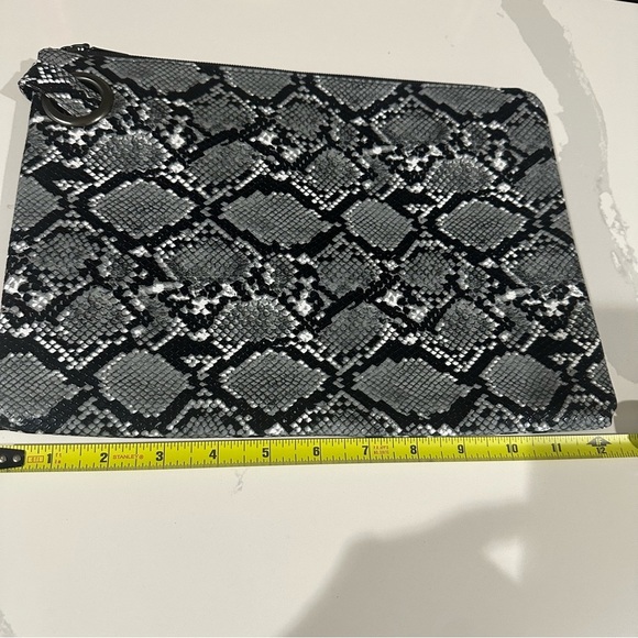 Snake Print Oversized Vegan Leather Wristlet Clutch Bag - Picture 2 of 8